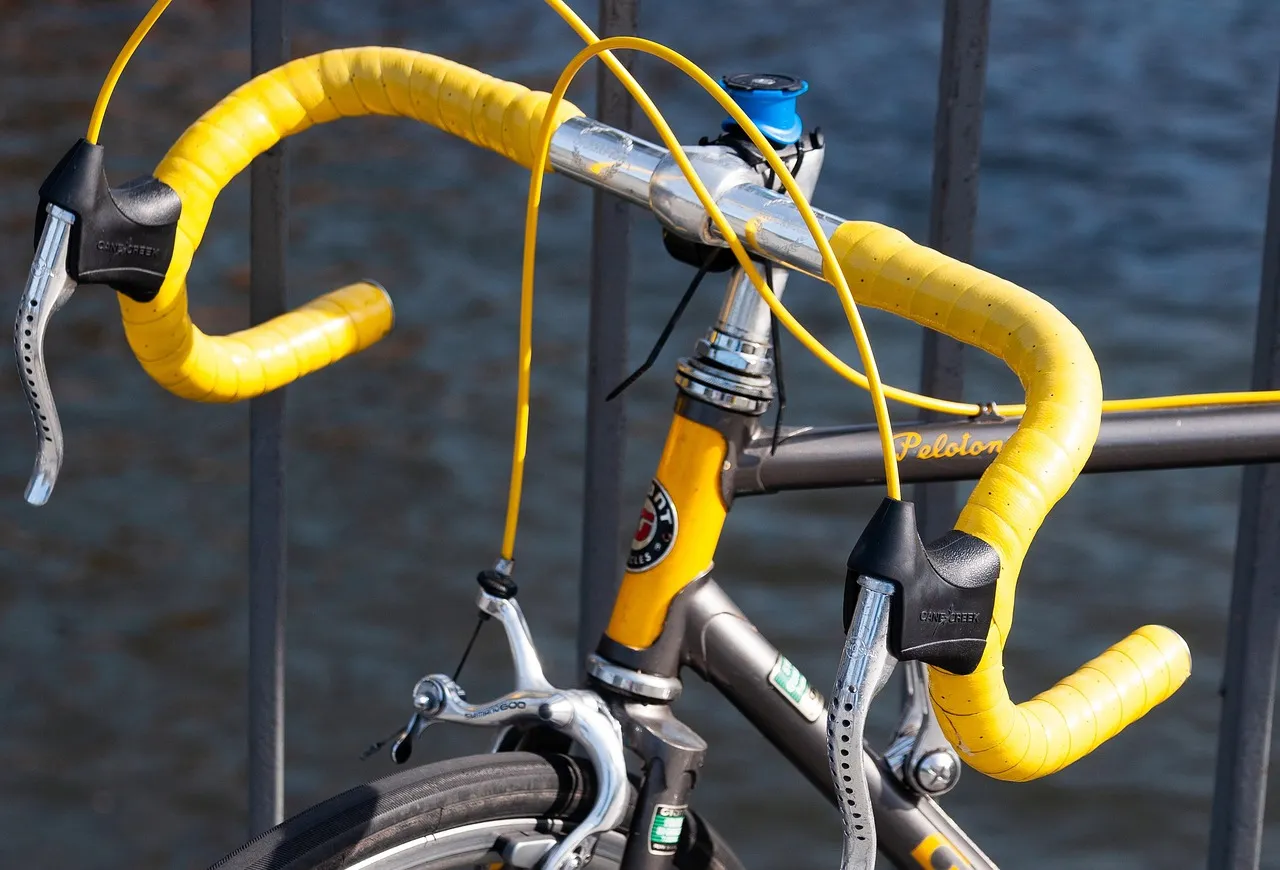 Cómo Personalizar el Manillar de tu Bicicleta Fixie Urbana