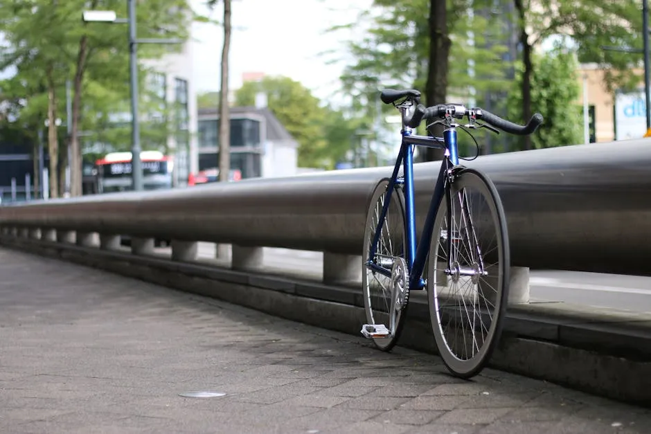 Comparison and Analysis: Cómo Poner Pegatinas en tu Bicicleta Fixie Urbana