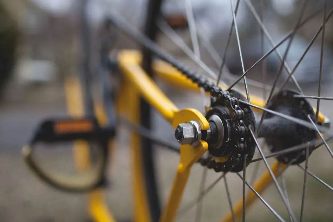 Ajuste de Tensión en Bicicleta Fixie Urbana: Paso a Paso